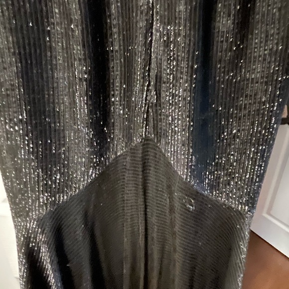 Beautiful long black 20s style dress. Designer is Zakura from Holt Renfrews - Picture 3 of 7